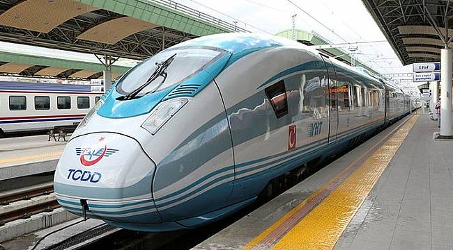 Türkiye'de tüm yüksek hızlı tren seferleri durduruldu.