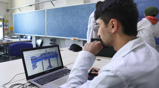 45 kişilik ekip web yazılımında uzmanlaşıyor