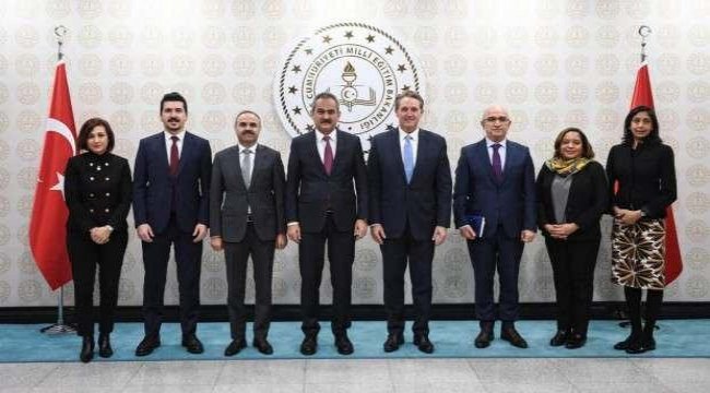 Bakan Özer, ABD Büyükelçisi Flake'i kabul etti